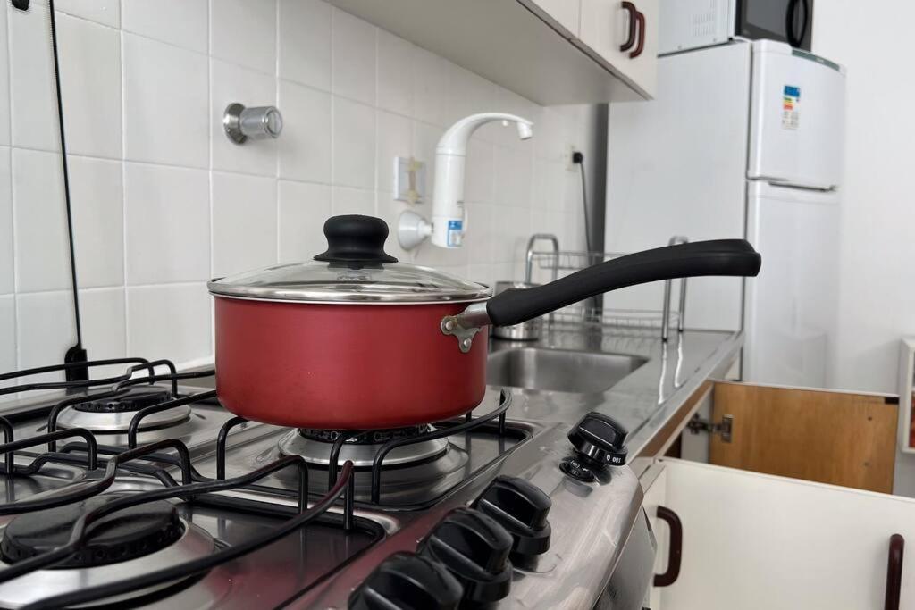 Apto Pitangueiras Com Wifi, Garagem, Roupas De Cama E Banho Apartment